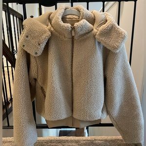 Alo Yoga Foxy Sherpa Jacket